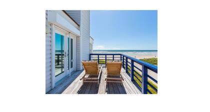 Ocean Front Beach House. Come and Enjoy The Sand, Sea, and Sun