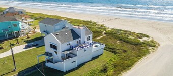 オーシャンフロントビーチハウス。 来て、砂、海、そして太陽を楽しむ