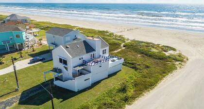 Ocean Front Beach House. Come and Enjoy The Sand, Sea, and Sun