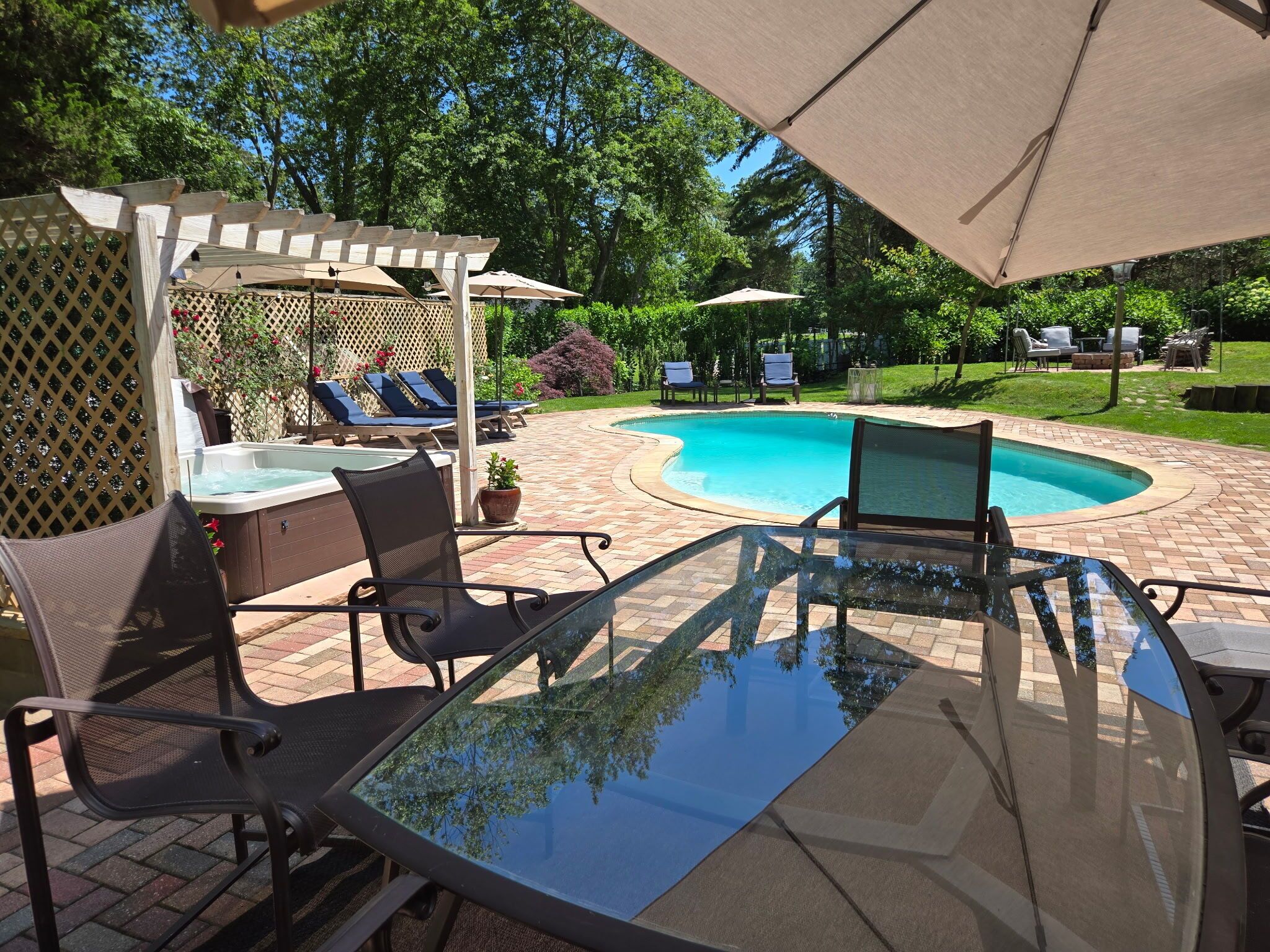 Outdoor pool, a heated pool