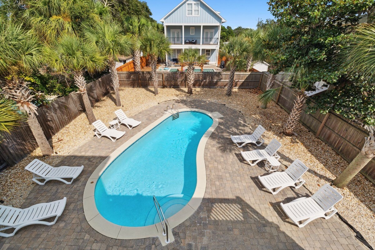 Photo 21 of Crystal Gem with Pool and Beach Chair Setup
