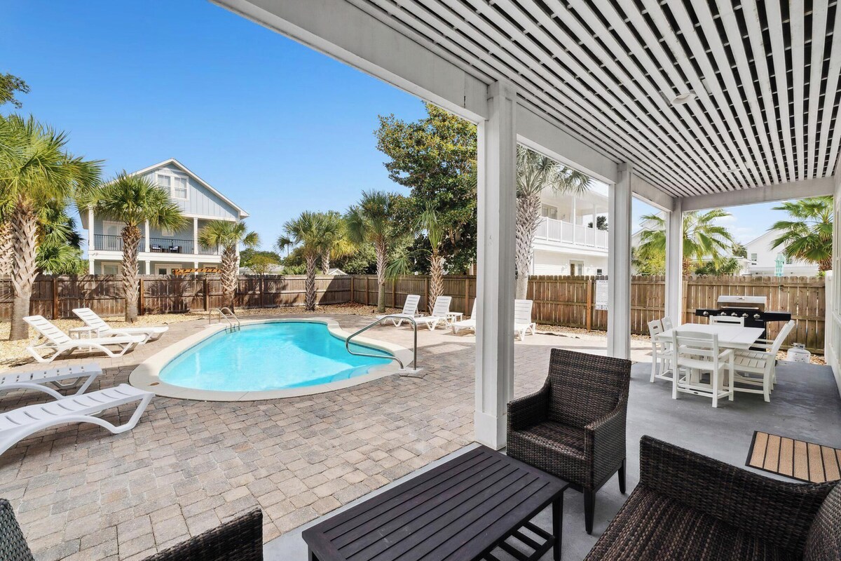 Photo 9 of Crystal Gem with Pool and Beach Chair Setup