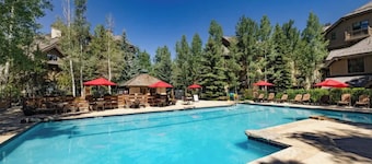 Echte Ski in Ski Out 3 Schlafzimmer 3 Bäder 1. Stock Wohnung in Pfeilspitze