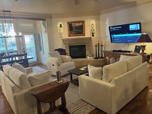 Älytelevisio, takka, Netflix, Hulu