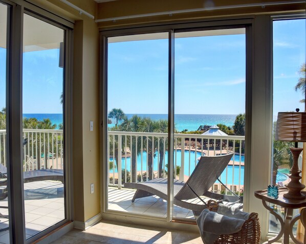 Interior - Gulf Front**Free Beach Service & Wi-Fi** (Miramar Beach)