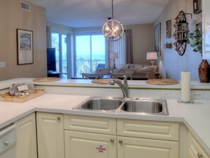 Interior - Gulf Front**Free Beach Service & Wi-Fi** (Miramar Beach)