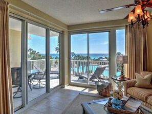Smart TV - Gulf Front**Free Beach Service & Wi-Fi**  (Miramar Beach)