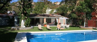 Hotels Near the Area: Quinta los Tamarindos y Bungalows - Yautepec