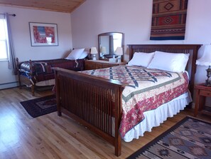 3 bedrooms, iron/ironing board, free WiFi, bed sheets