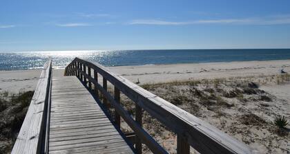 BEACH BUM COTTAGES - STEPS FROM BEACH, INGROUND POOL, PERFECT LOCATION