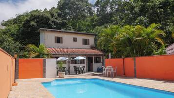 Piscina externa, piscina aquecida
