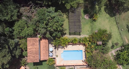 Mini Farm Hotel con ponis Birds Piscina climatizada Sala de juegos WiFi TV por cable