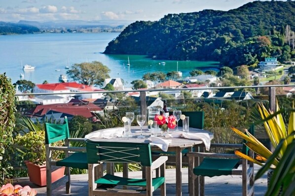Outdoor dining - A View in Russell Bay of Islands (Russell)