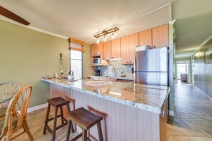 Refrigerador, microondas, parrilla de estufa y lavavajillas 