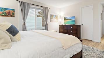 3 Schlafzimmer, Schreibtisch, Bügeleisen/Bügelbrett, Reisekinderbett