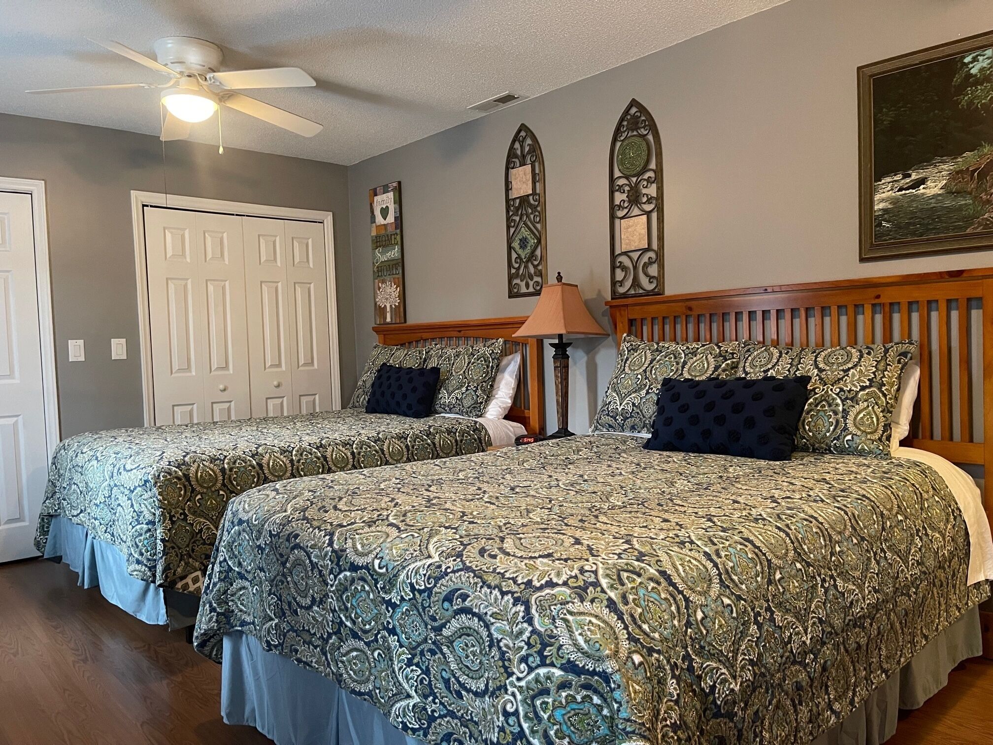 2 bedrooms, iron/ironing board, travel cot, free WiFi