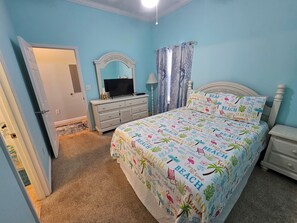 3 habitaciones, tabla de planchar con plancha, wifi y ropa de cama
