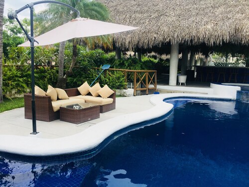 Beautiful Beach House LK003