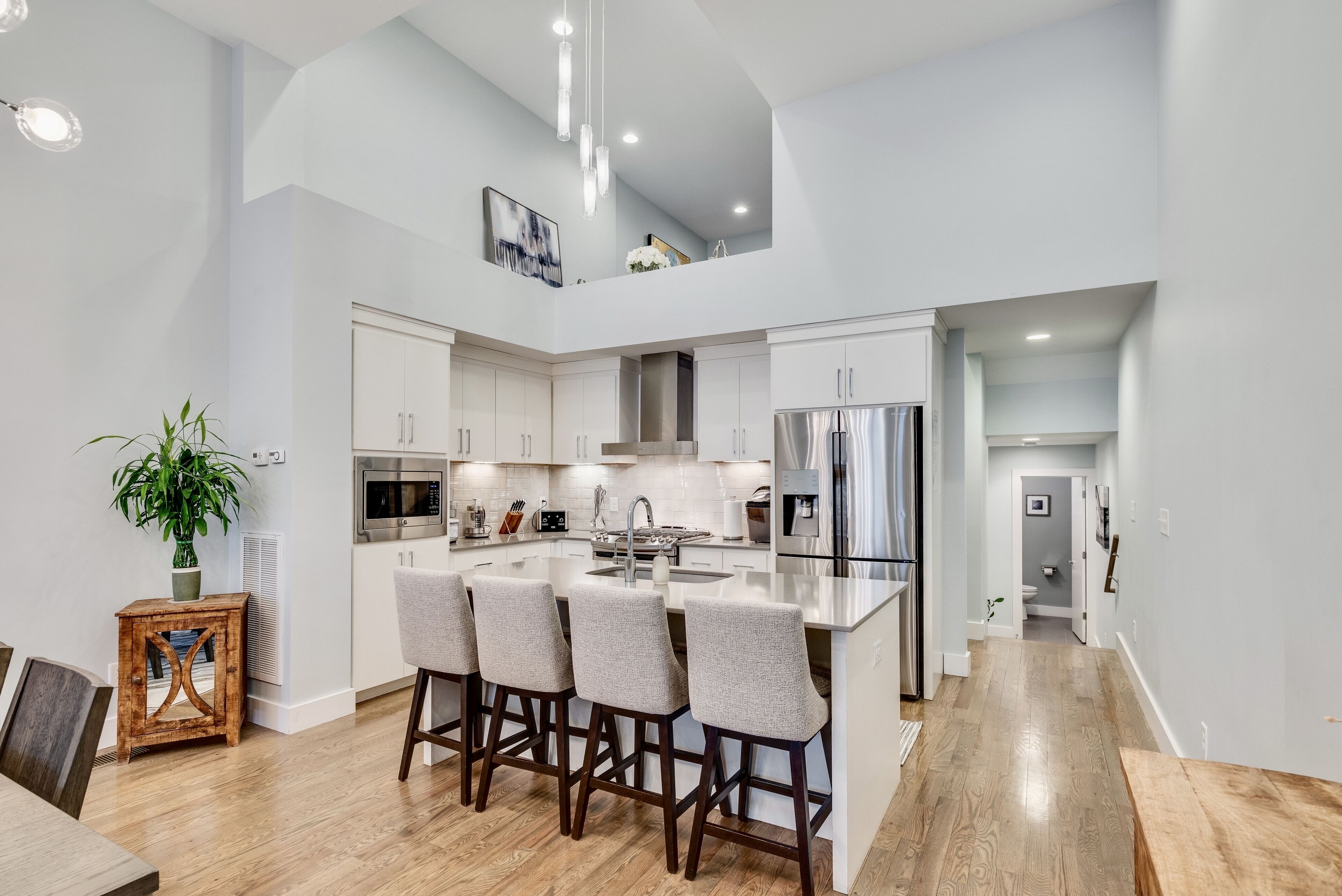 ثلاجة، ميكروويف، فرن، موقد طهي مسطح