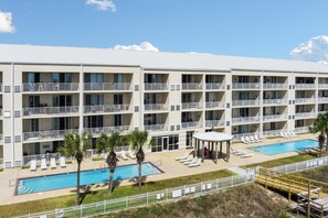 Exterior - Inn at Dauphin Island 312 Beautiful Unit with Expansive Views!! Sleeps 8! (Dauphin Island)