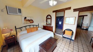 2 bedrooms, iron/ironing board, Internet, bed sheets