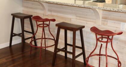 Sleeps up to 12 -Large Belleview Home on 10 Acres- NON Smokers ONLY