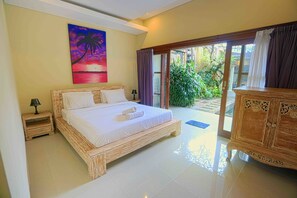 Vila Keluarga | Seprai premium, minibar, brankas, dan ruang kerja ramah laptop