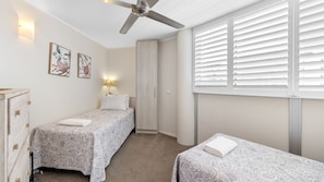 3 bedrooms, iron/ironing board, internet, bed sheets