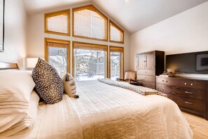 3 chambres, fer et planche à repasser, Wi-Fi gratuit, draps fournis