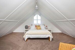 3 bedrooms, iron/ironing board, travel crib, free WiFi