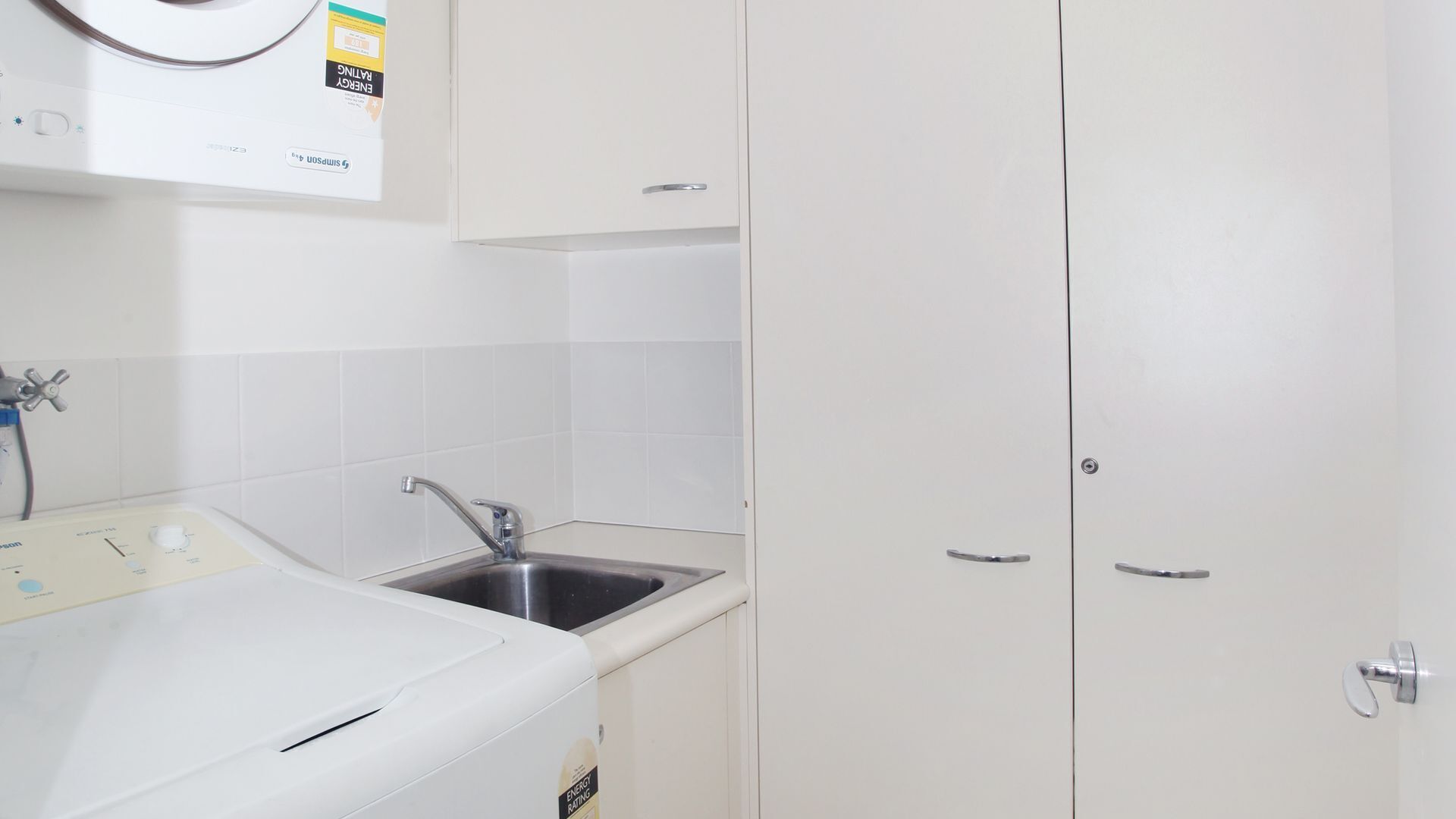 Kirribilli 13 - Two Bedroom Apartment with River View! — image 3