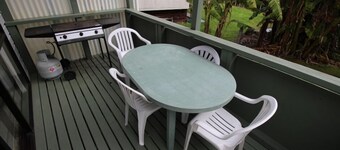 Whanarua Bay Cottages - Tree House