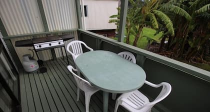 Treehouse - Whanarua Bay Cottages