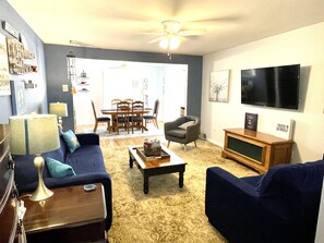 Smart TV, Netflix, Hulu, toys