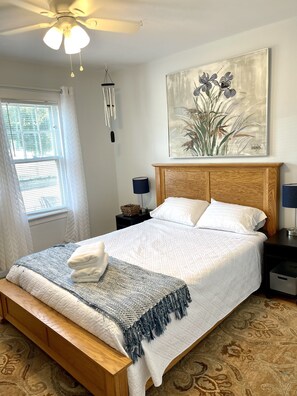 3 bedrooms, memory-foam beds, desk, iron/ironing board