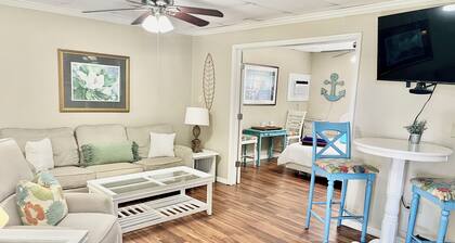 Enjoy an "Old Florida" property close to downtown.