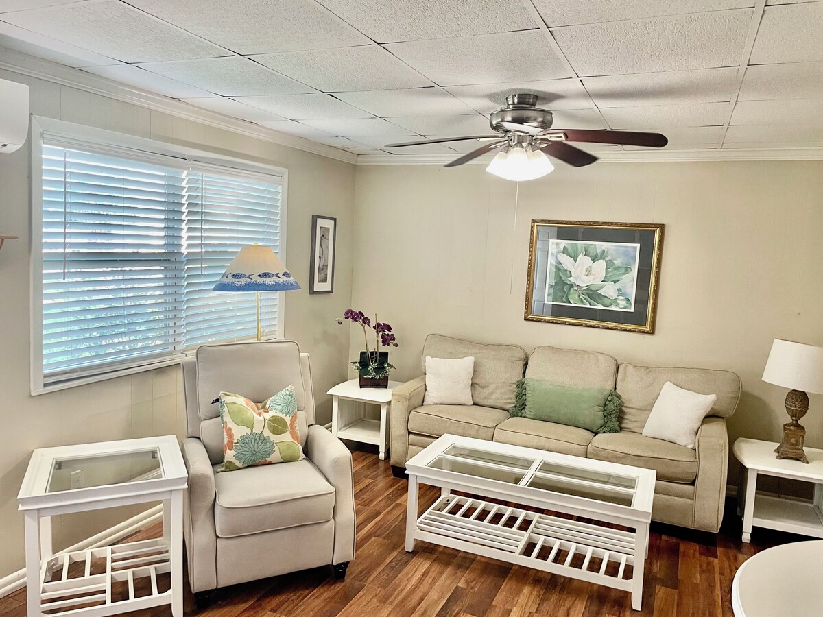 Photo 16 of Enjoy an "Old Florida" property close to downtown.