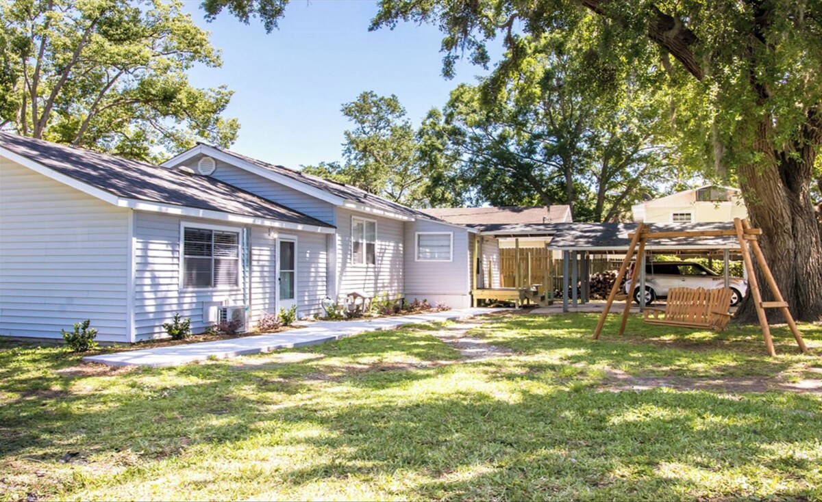 Photo 15 of Enjoy an "Old Florida" property close to downtown.