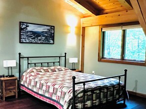 3 bedrooms, desk, travel cot, free WiFi