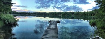Imagem de Rustic Cottage on lake Swim,Fish,boat,Fireplace,Pictured Rocks!
