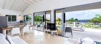 Beautiful modern Villa, Private Pool, Gated Community, quiet area