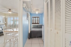 1 室のベッドルーム、デスク、アイロン / アイロン台、WiFi