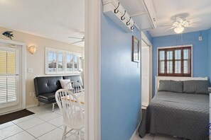 1 室のベッドルーム、デスク、アイロン / アイロン台、WiFi