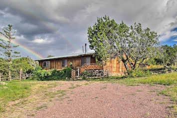 Springerville Vacation Rental | 3BR | 1BA | 1,400 Sq Ft | Stairs Required