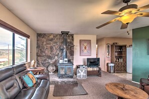 TV, fireplace, DVD player, books