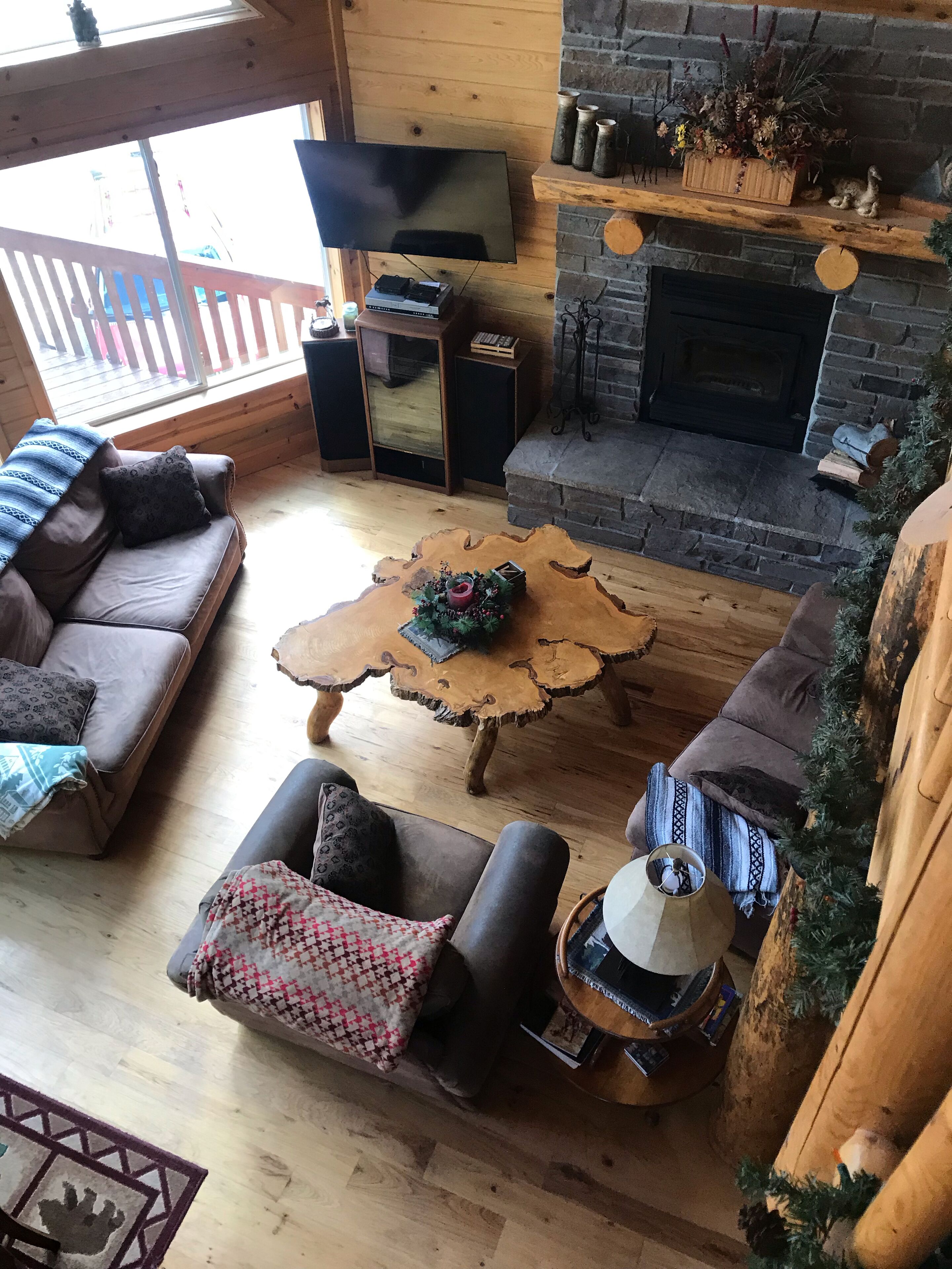 Smart TV, fireplace, DVD player, video library