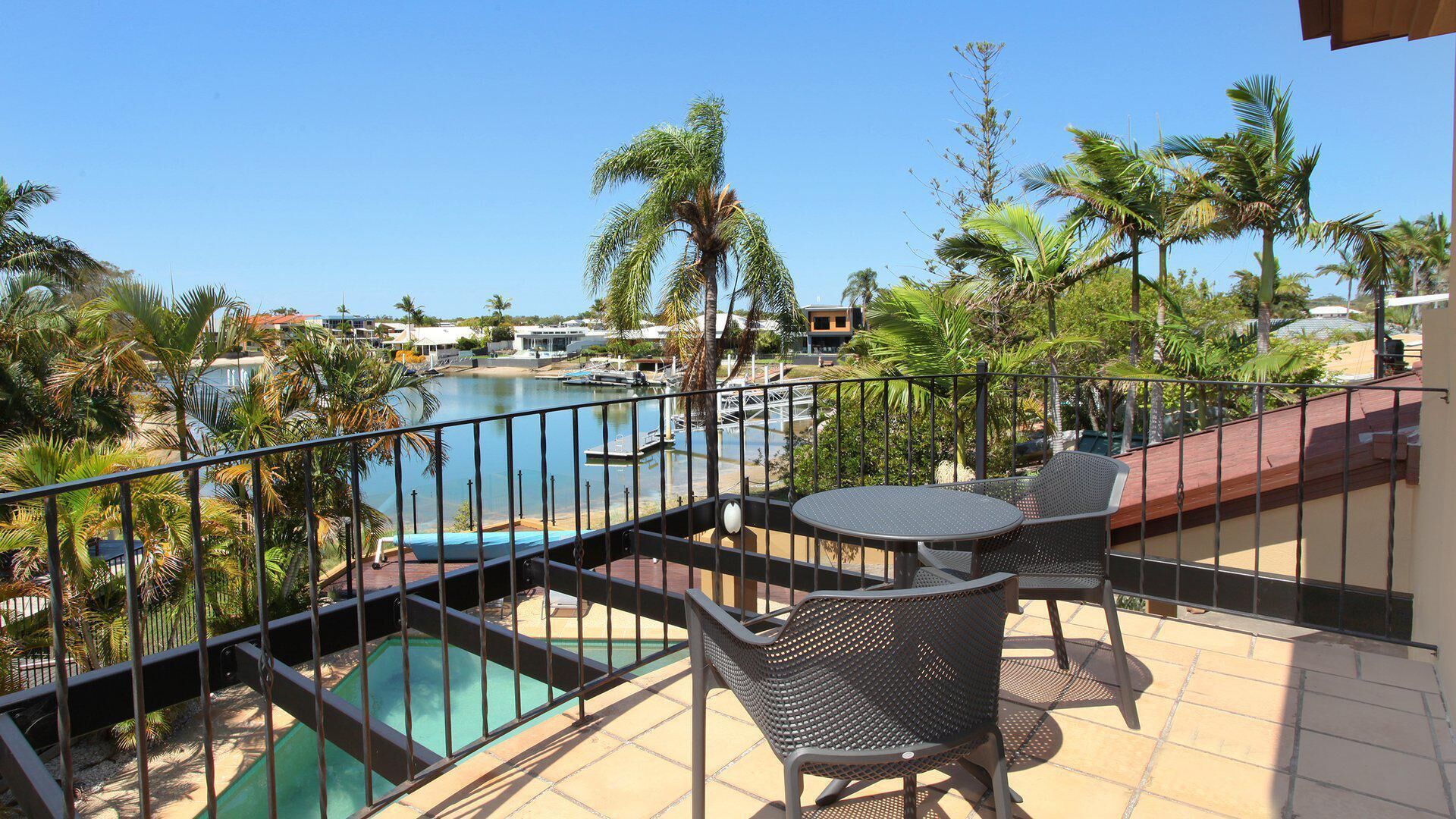 Tarcoola 41 home by the beach — image 17