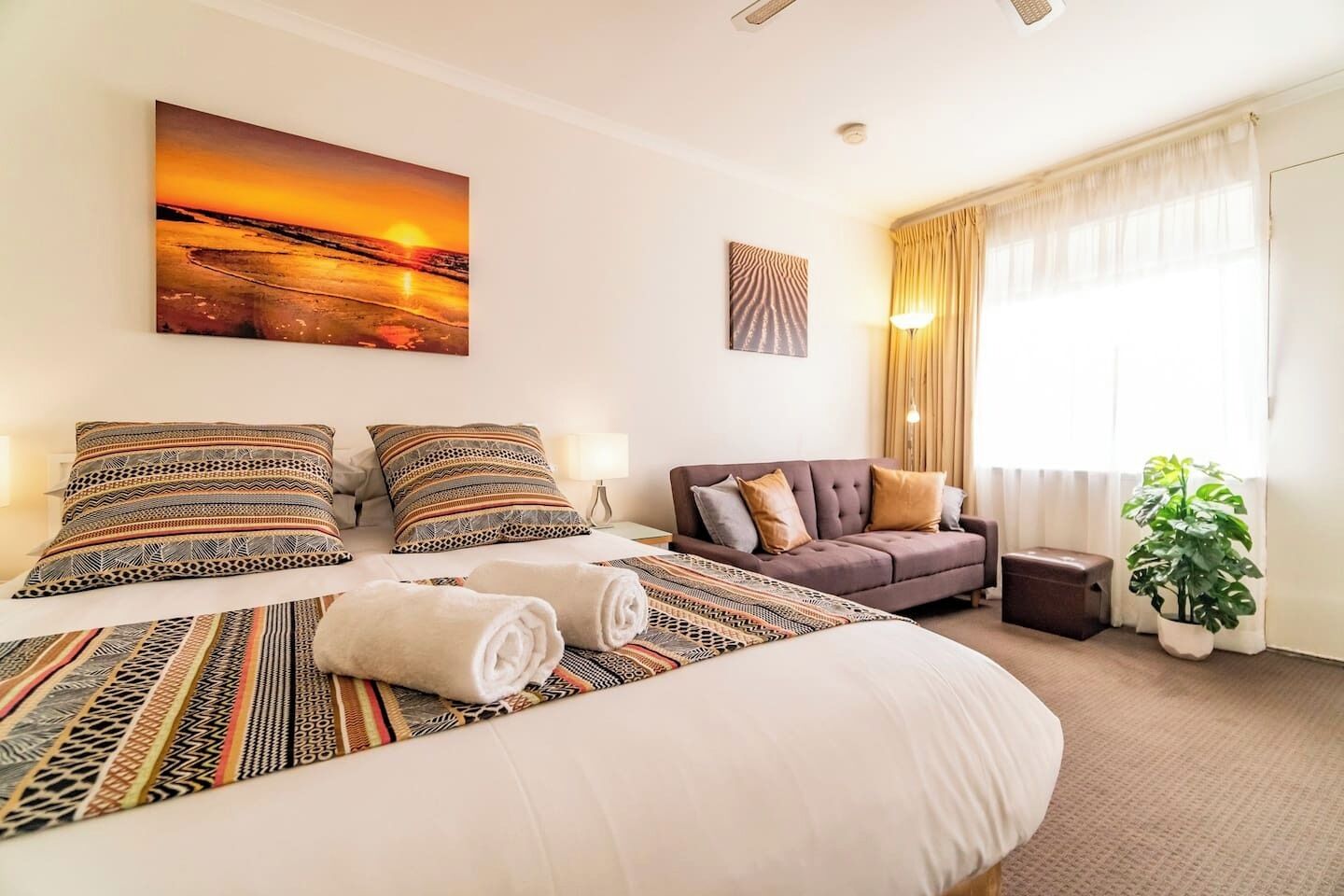 Iron/ironing board, WiFi, bed sheets