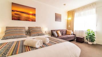 Iron/ironing board, WiFi, bed sheets
