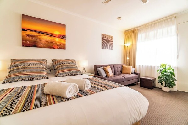 Iron/ironing board, WiFi, bed sheets